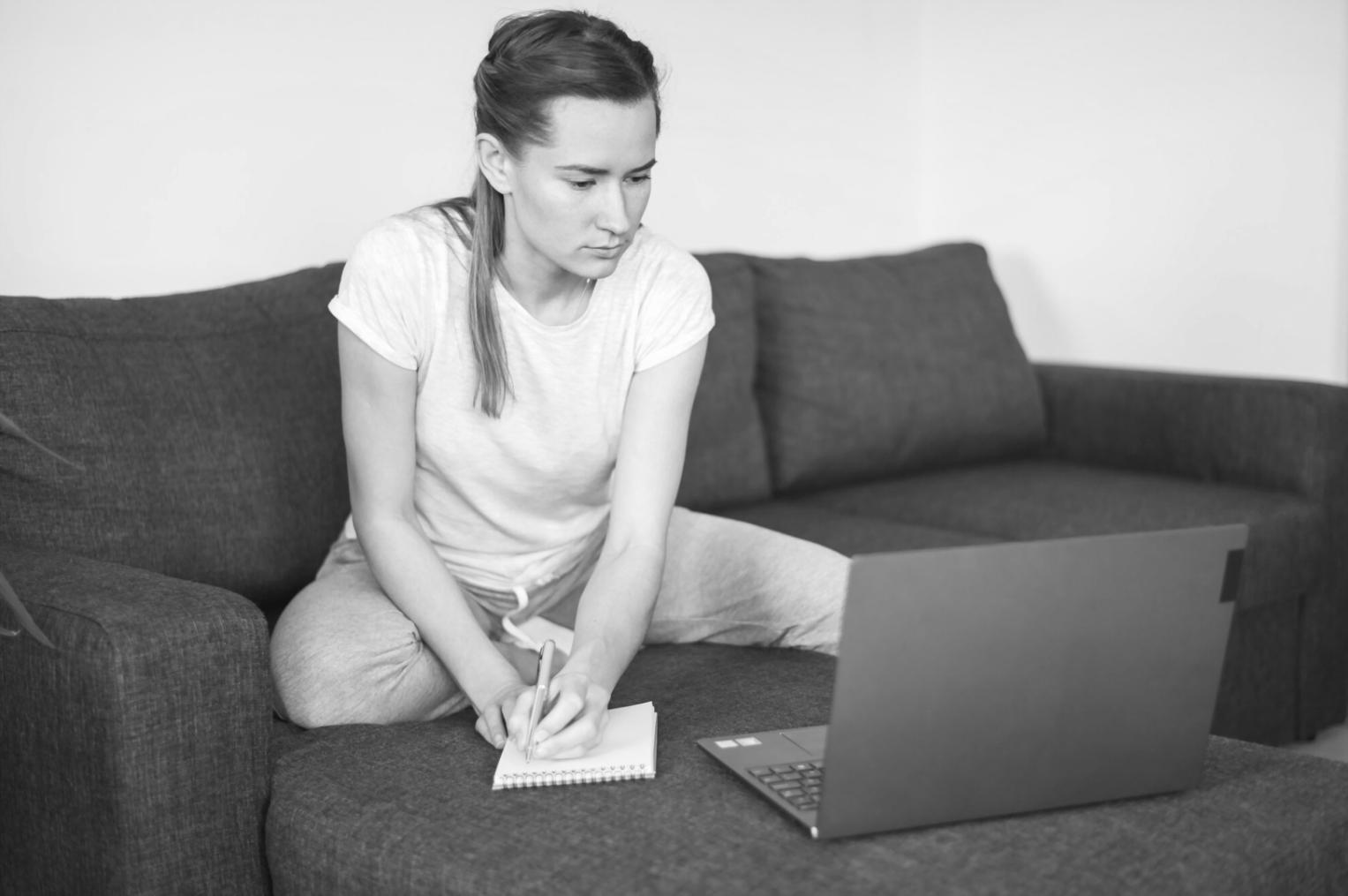 Büroräume von carnovieliq in Hamburg mit Blick auf die Stadt